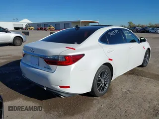 2016 Lexus ES 330 z VIN JTHBK1GG1G2246533, wystawiony jako IAAI lot #41056018 z przebiegiem 66 018 mil mil oraz . Historia ofert i sprzedaży dostępna na DreamBid. Obrazek 4.