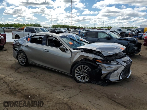 2019 Lexus ES 300h с VIN 58AB21B18KU001332, выставлен на аукционе Copart как лот 57585195 с пробегом Не указан миль и Чистый • Clean title. История ставок и продаж доступна на DreamBid. Изображение 4.