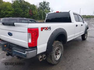 2018 Ford Super Duty F-250 SRW XL with VIN 1FT7W2BTXJEB84089, listed as a IAAI auction lot 40456238 with 180,297 mi miles. Bid and sale history available at carsss.com. Image 4.