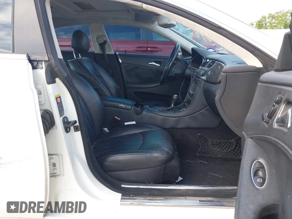 2006 Mercedes-Benz CLS 500 with VIN WDDDJ75XX6A017958, listed as a IAAI auction lot 42255953 with 169,538 mi miles and . Bid and sale history available at DreamBid. Image 5.