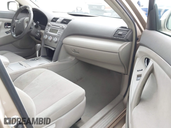 2011 Toyota Camry LE z VIN 4T1BF3EK4BU753024, wystawiony jako IAAI lot #41920255 z przebiegiem 198 088 mil mil oraz . Historia ofert i sprzedaży dostępna na DreamBid. Obrazek 5.