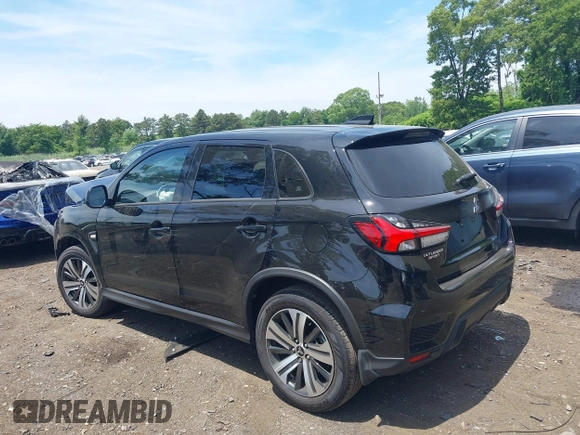 2023 Mitsubishi Outlander ES z VIN JA4ARUAU2PU008729, wystawiony jako IAAI lot #39558734 z przebiegiem 7 466 mil mil oraz . Historia ofert i sprzedaży dostępna na DreamBid. Obrazek 3.