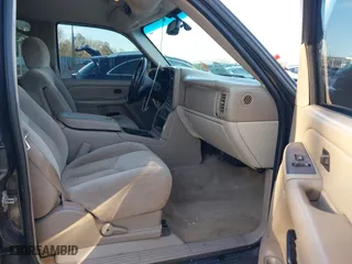 2005 Chevrolet Tahoe LS with VIN 1GNEK13T75J126912, listed as a IAAI auction lot 41370116 with 242,937 mi miles. Bid and sale history available at carsss.com. Image 5.