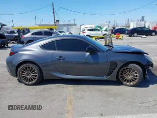 2023 Toyota 86 z VIN JF1ZNBC11P8766474, wystawiony jako IAAI lot #42215516 z przebiegiem 5 708 mil mil oraz . Historia ofert i sprzedaży dostępna na DreamBid. Obrazek 14.