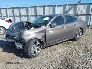 2012 Infiniti M z VIN JN1BY1AP9CM331114, wystawiony jako IAAI lot #42051928 z przebiegiem 247 419 mil mil oraz . Historia ofert i sprzedaży dostępna na DreamBid. Obrazek 2.
