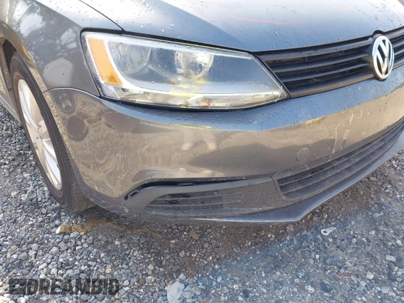 2012 Volkswagen Jetta SE с VIN 3VWDX7AJ3CM327942, выставлен на аукционе IAAI как лот 42146409 с пробегом 165 734 миль миль и . История ставок и продаж доступна на DreamBid. Изображение 13.