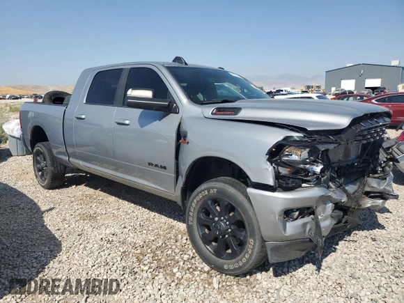 2022 Ram 2500 Big Horn z VIN 3C6UR5ML2NG183873, wystawiony jako Copart lot #66753104 z przebiegiem 33 093 mil mil oraz Szkoda całkowita • Salvage title. Historia ofert i sprzedaży dostępna na DreamBid. Obrazek 4.