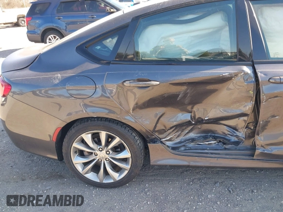 2015 Chrysler 200 S with VIN 1C3CCCDG6FN727592, listed as a IAAI auction lot 41769446 with 27,542 mi miles. Bid and sale history available at carsss.com. Image 6.