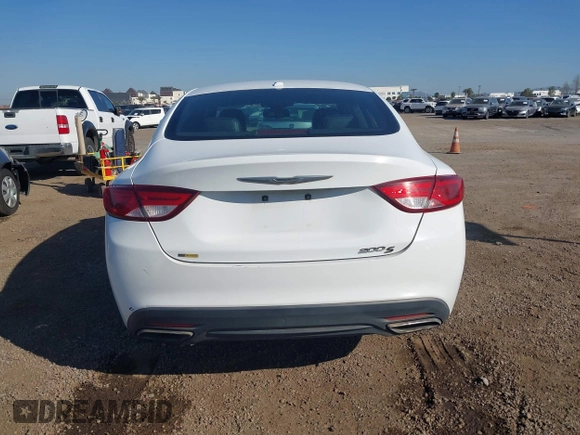 2015 Chrysler 200 S with VIN 1C3CCCBB2FN665650, listed as a IAAI auction lot 41616172 with 140,747 mi miles. Bid and sale history available at carsss.com. Image 16.