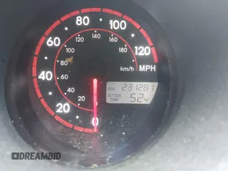 2007 Toyota Matrix STD z VIN 2T1KR32E07C647717, wystawiony jako IAAI lot #42054844 z przebiegiem 231 281 mil mil oraz . Historia ofert i sprzedaży dostępna na DreamBid. Obrazek 7.