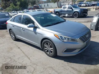 2017 Hyundai Sonata 2.4L z VIN 5NPE24AF0HH593724, wystawiony jako IAAI lot #42249461 z przebiegiem 118 583 mil mil oraz . Historia ofert i sprzedaży dostępna na DreamBid. Obrazek 1.
