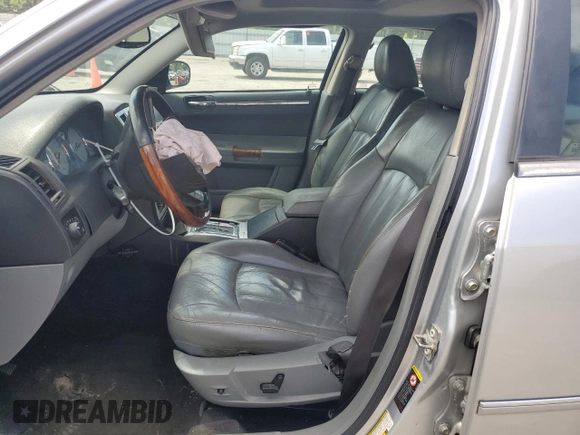 2005 Chrysler 300 with VIN 2C3AA63H95H591782, listed as a Copart auction lot 68888294 with 192,568 mi miles and Salvage Title. Bid and sale history available at carsss.com. Image 7.