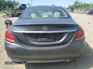 2015 Mercedes-Benz C 300 z VIN 55SWF4JB4FU081058, wystawiony jako Copart lot #55364875 z przebiegiem 108 323 mil mil oraz Szkoda całkowita • Salvage title. Historia ofert i sprzedaży dostępna na DreamBid. Obrazek 6.