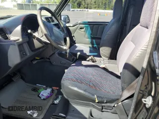 1998 Chevrolet Tracker z VIN 2CNBJ1868W6925819, wystawiony jako Copart lot #70881874 z przebiegiem 180 849 mil mil oraz Szkoda całkowita • Salvage title. Historia ofert i sprzedaży dostępna na DreamBid. Obrazek 7.