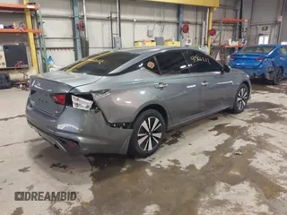 2019 Nissan Altima SL with VIN 1N4BL4EW0KC132574, listed as a IAAI auction lot 41566212 with 79,194 mi miles and . Bid and sale history available at carsss.com. Image 4.