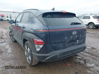 2024 Hyundai Kona SEL с VIN KM8HB3AB8RU047695, выставлен на аукционе IAAI как лот 41683971 с пробегом 22 833 миль миль и . История ставок и продаж доступна на DreamBid. Изображение 3.