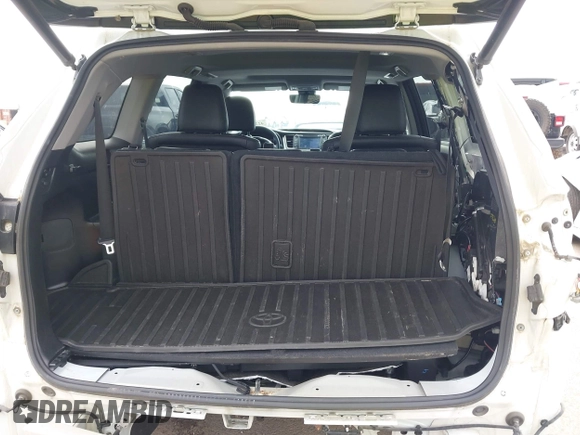 2017 Toyota Highlander Limited with VIN 5TDDZRFH9HS389870, listed as a IAAI auction lot 42272227 with 147,508 mi miles and . Bid and sale history available at DreamBid. Image 18.