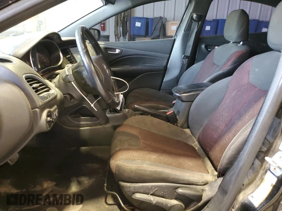 2015 Dodge Dart SXT z VIN 1C3CDFBB9FD422664, wystawiony jako Copart lot #48414225 z przebiegiem 169 223 mil mil oraz Szkoda całkowita • Salvage title. Historia ofert i sprzedaży dostępna na DreamBid. Obrazek 7.