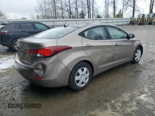 2016 Hyundai Elantra SE z VIN 5NPDH4AE2GH708016, wystawiony jako Copart lot #43999565 z przebiegiem 118 026 mil mil oraz Czysty tytuł • Clean title. Historia ofert i sprzedaży dostępna na DreamBid. Obrazek 3.