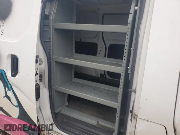2017 Nissan NV200 SV z VIN 3N6CM0KN6HK694513, wystawiony jako Copart lot #50813445 z przebiegiem 183 545 mil mil oraz Szkoda całkowita • Salvage title. Historia ofert i sprzedaży dostępna na DreamBid. Obrazek 10.