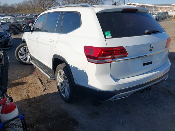 2018 Volkswagen Atlas 3.6L V6 SEL with VIN 1V2MR2CA8JC502440, listed as a IAAI auction lot 41753674 with 142,184 mi miles. Bid and sale history available at carsss.com. Image 3.