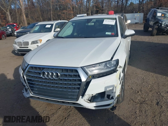2017 Audi Q7 Premium Plus with VIN WA1LAAF7XHD003300, listed as a IAAI auction lot 41265476 with 137,157 mi miles. Bid and sale history available at carsss.com. Image 12.
