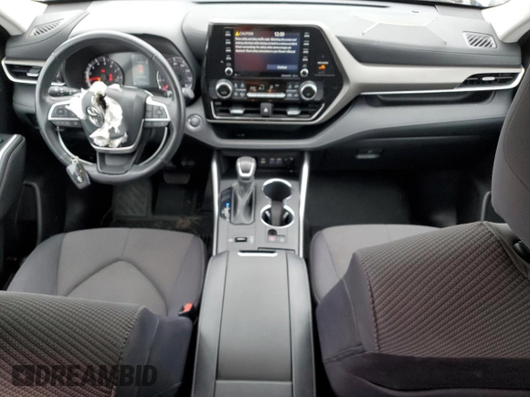 2022 Toyota Highlander LE z VIN 5TDZZRAH7NS101157, wystawiony jako Copart lot #58415605 z przebiegiem 29 941 mil mil oraz Szkoda całkowita • Salvage title. Historia ofert i sprzedaży dostępna na DreamBid. Obrazek 8.