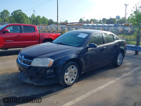 2014 Dodge Avenger SE z VIN 1C3CDZAG2EN217906, wystawiony jako IAAI lot #42144859 z przebiegiem 138 655 mil mil oraz . Historia ofert i sprzedaży dostępna na DreamBid. Obrazek 2.