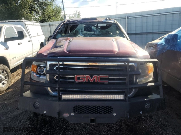 2015 GMC Sierra 3500HD SLT with VIN 1GT423E87FF520827, listed as a Copart auction lot 71256494 with 184,094 mi miles and Non Repairable. Bid and sale history available at carsss.com. Image 5.