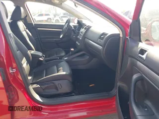 2010 Volkswagen Jetta Limited Edition с VIN 3VWRZ7AJ0AM167726, выставлен на аукционе IAAI как лот 42490634 с пробегом 220 553 миль миль и . История ставок и продаж доступна на DreamBid. Изображение 5.