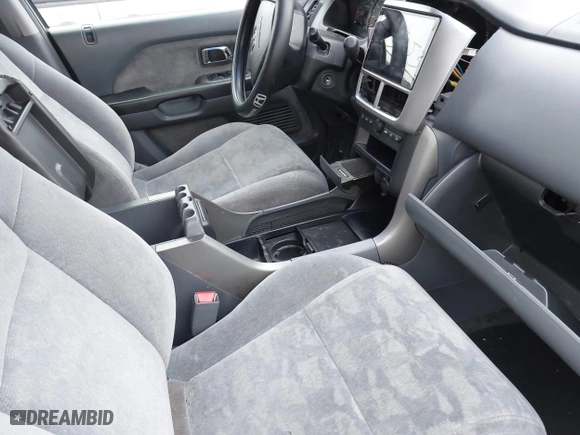 2004 Honda Pilot EX with VIN 2HKYF18494H525047, listed as a IAAI auction lot 41927610 with 999,999 mi miles. Bid and sale history available at carsss.com. Image 5.