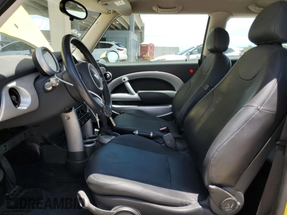 2006 MINI Hardtop with VIN WMWRC33556TJ75369, listed as a Copart auction lot 61793745 with 60,194 mi miles and Clean title. Bid and sale history available at DreamBid. Image 7.