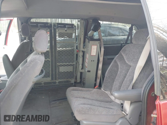 2000 Dodge Grand Caravan with VIN 1B4GT44L4YB570744, listed as a IAAI auction lot 41934100 with 174,579 mi miles and . Bid and sale history available at DreamBid. Image 8.