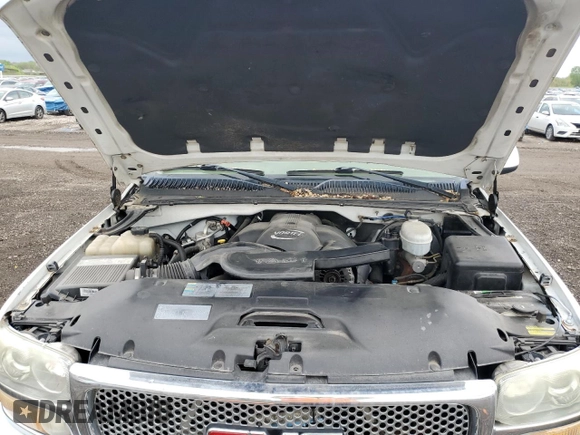 2005 GMC Sierra Denali z VIN 2GTEK63NX51184417, wystawiony jako Copart lot #55663955 z przebiegiem 201 401 mil mil oraz Tytuł czysty. Historia ofert i sprzedaży dostępna na DreamBid. Obrazek 11.