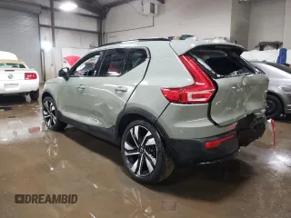 2023 Volvo XC40 Ultimate Dark Theme z VIN YV4L12UX9P2068547, wystawiony jako Copart lot #47006075 z przebiegiem 27 126 mil mil oraz Szkoda całkowita • Salvage title. Historia ofert i sprzedaży dostępna na DreamBid. Obrazek 2.