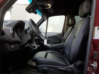2022 Mercedes-Benz Sprinter with VIN W1Z4DFHY9NT090071, listed as a Copart auction lot 80545164 with 32,695 mi miles and Salvage Title. Bid and sale history available at DreamBid. Image 7.