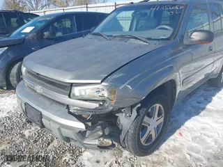 2005 Chevrolet TrailBlazer LT with VIN 1GNDT13S152213571, listed as a IAAI auction lot 41356058 with 157,856 mi miles. Bid and sale history available at carsss.com. Image 6.