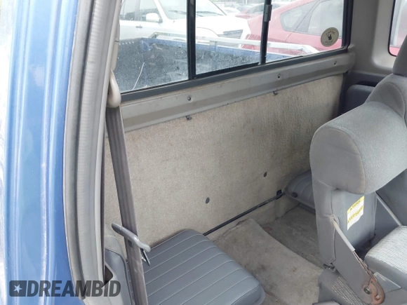 1999 Nissan Frontier XE z VIN 1N6DD26S5XC319085, wystawiony jako IAAI lot #42469039 z przebiegiem 59 251 mil mil oraz . Historia ofert i sprzedaży dostępna na DreamBid. Obrazek 8.