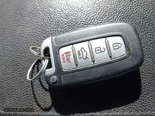 2015 Hyundai Sonata Hybrid Limited with VIN KMHEC4A44FA137270, listed as a IAAI auction lot 41825448 with 72,738 mi miles. Bid and sale history available at carsss.com. Image 11.