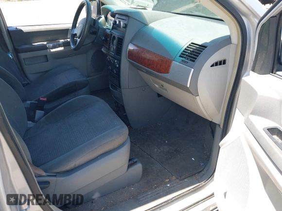 2008 Chrysler Town & Country Touring with VIN 2A8HR54P98R791104, listed as a IAAI auction lot 42485737 with 172,260 mi miles and . Bid and sale history available at DreamBid. Image 5.