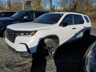2024 Honda Pilot TrailSport with VIN 5FNYG1H66RB008521, listed as a Copart auction lot 79222604 with 2,772 mi miles and Salvage Title. Bid and sale history available at carsss.com. Image 1.