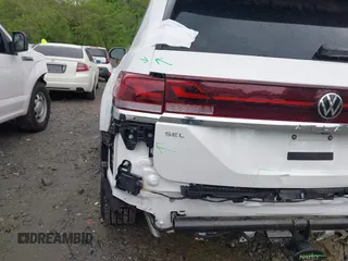 2024 Volkswagen Atlas SEL Premium R-Line with VIN 1V2FR2CA0RC598455, listed as a IAAI auction lot 42060180 with 2,865 mi miles and . Bid and sale history available at DreamBid. Image 6.
