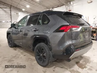 2024 Toyota RAV4 Hybrid XSE z VIN 4T3E6RFV5RU144101, wystawiony jako IAAI lot #40068578 z przebiegiem 4 078 mil mil oraz . Historia ofert i sprzedaży dostępna na DreamBid. Obrazek 3.