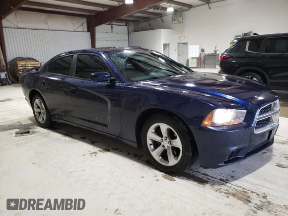 2014 Dodge Charger SXT z VIN 2C3CDXHG8EH156161, wystawiony jako Copart lot #58161945 z przebiegiem 246 923 mil mil oraz Czysty tytuł • Clean title. Historia ofert i sprzedaży dostępna na DreamBid. Obrazek 4.