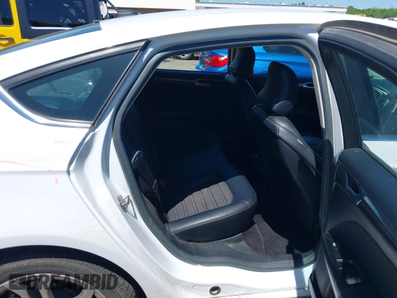 2017 Ford Fusion SE z VIN 3FA6P0H90HR246900, wystawiony jako IAAI lot #42169109 z przebiegiem 178 878 mil mil oraz . Historia ofert i sprzedaży dostępna na DreamBid. Obrazek 8.