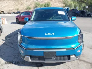 2024 Kia EV9 Wind z VIN KNDAFFS5XR6035878, wystawiony jako IAAI lot #41507204 z przebiegiem 3 364 mil mil oraz . Historia ofert i sprzedaży dostępna na DreamBid. Obrazek 12.