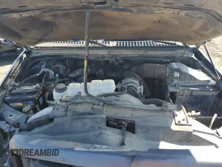 2001 Ford Super Duty F-250 XL with VIN 1FTNF20F81EC82381, listed as a Copart auction lot 70332273 with 365,218 mi miles and Salvage Title. Bid and sale history available at carsss.com. Image 11.
