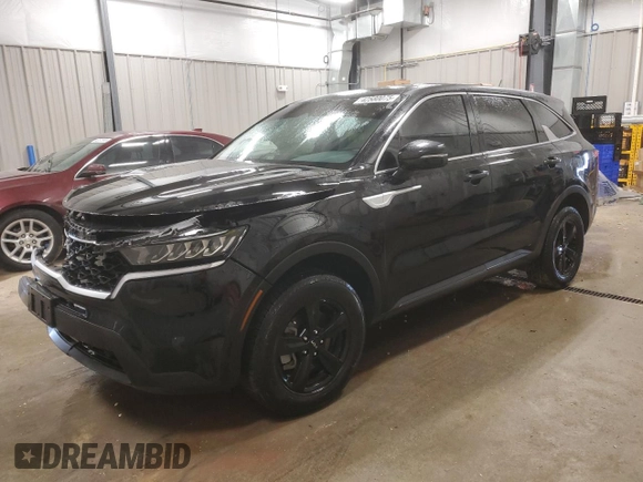 2022 Kia Sorento LX z VIN 5XYRGDLC8NG083601, wystawiony jako Copart lot #42580075 z przebiegiem 28 725 mil mil oraz Szkoda całkowita • Salvage title. Historia ofert i sprzedaży dostępna na DreamBid. Obrazek 1.