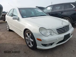 2007 Mercedes-Benz C 230 Sport z VIN WDBRF52H87F928005, wystawiony jako IAAI lot #42121900 z przebiegiem 96 451 mil mil oraz . Historia ofert i sprzedaży dostępna na DreamBid. Obrazek 1.