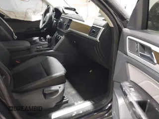 2021 Volkswagen Atlas 3.6L V6 SE w/Technology with VIN 1V2KR2CA7MC540494, listed as a IAAI auction lot 41562095 with 105,795 mi miles. Bid and sale history available at carsss.com. Image 5.